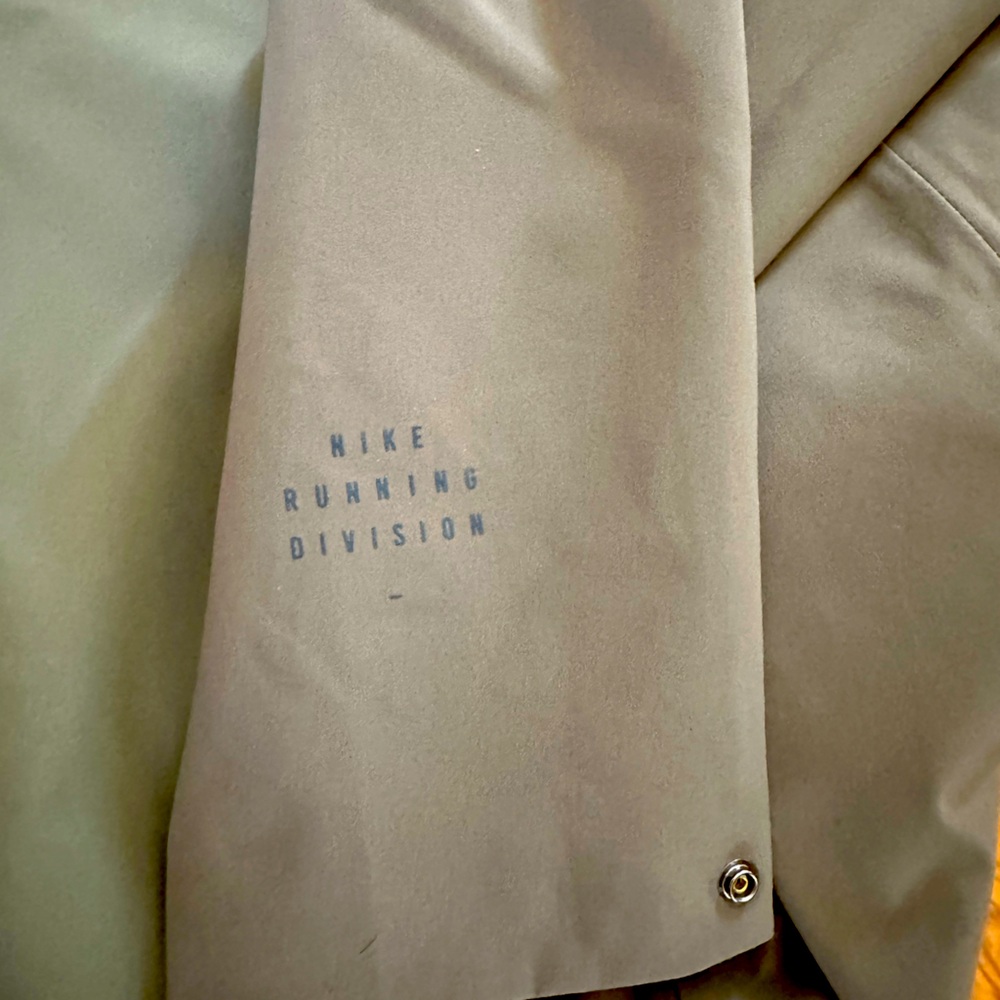 Nike Running Division Wind/Rain Jacket - Picture 12 of 14